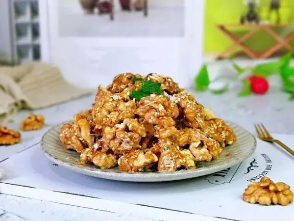 提醒中老年人：平时别太节俭，3种零食可常吃，腿脚有劲少生病